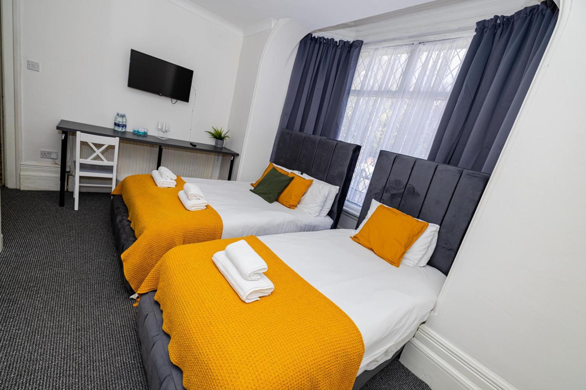 Woodford Hotel London Exterior photo