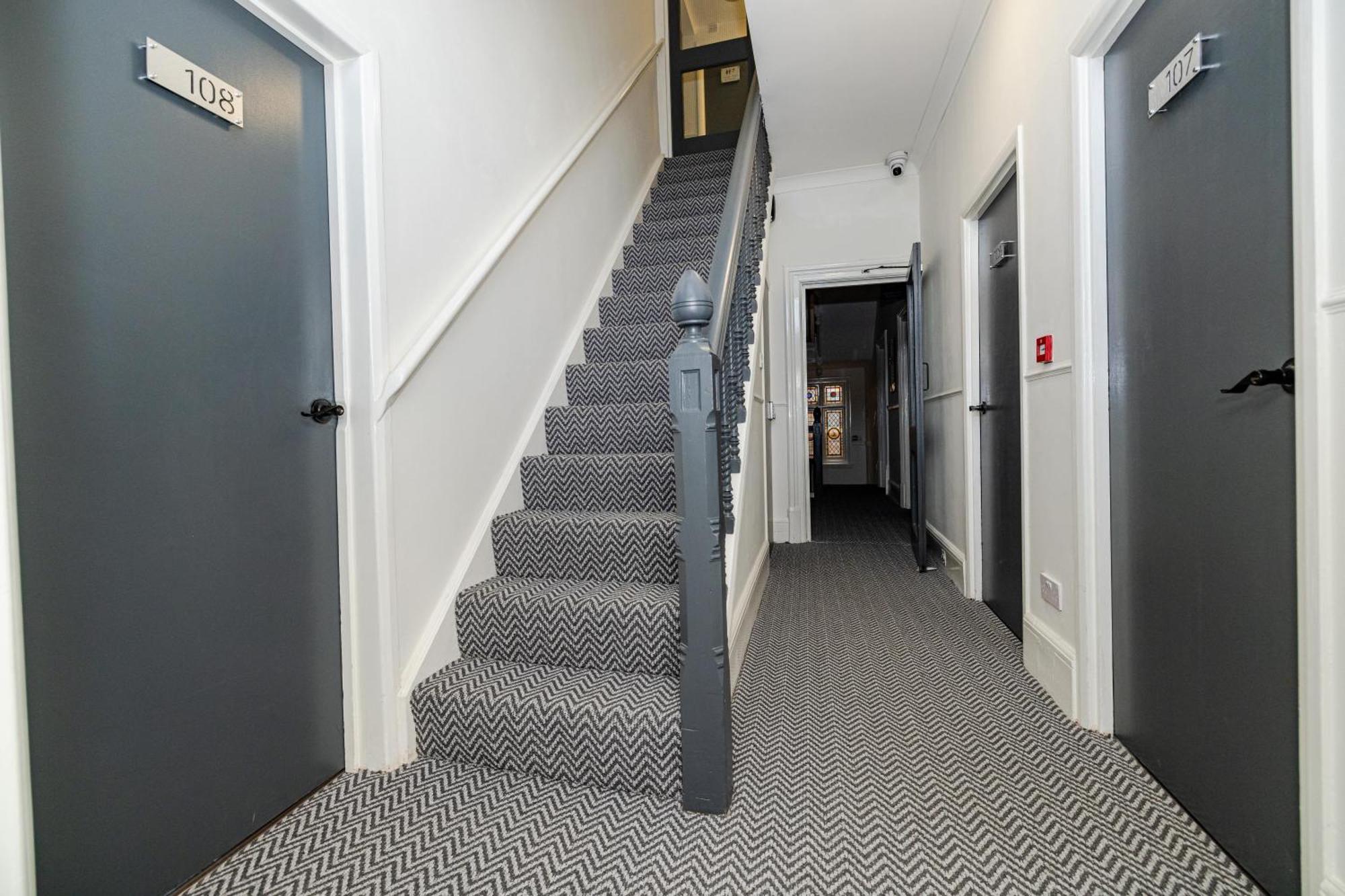 Woodford Hotel London Exterior photo